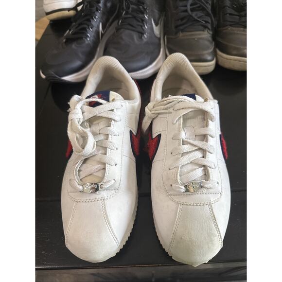 Nike Cortez Basic Leather SE Low Shoes Size 7Y / 8 1/2W White /Red /Blue NBS226 - Picture 1 of 5